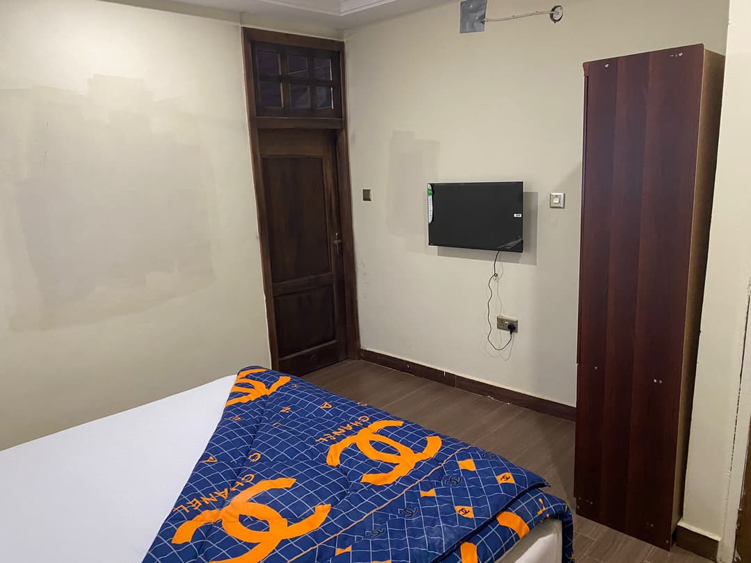 studio executive room